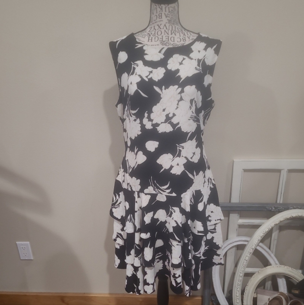 Lauren Ralph Lauren Women SZ 8 Blk‎ cream floral fit & flare dropped waist dress - Picture 3 of 11